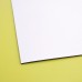 Quadro branco em PVC 210x305x1 mm.